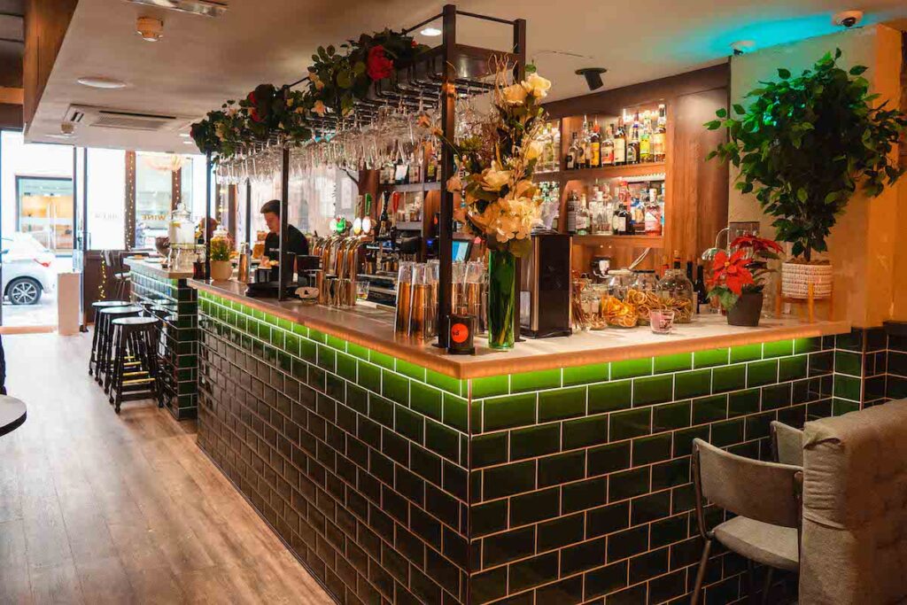 Castle Street Restaurants and Bars Guide - BoBo Bar