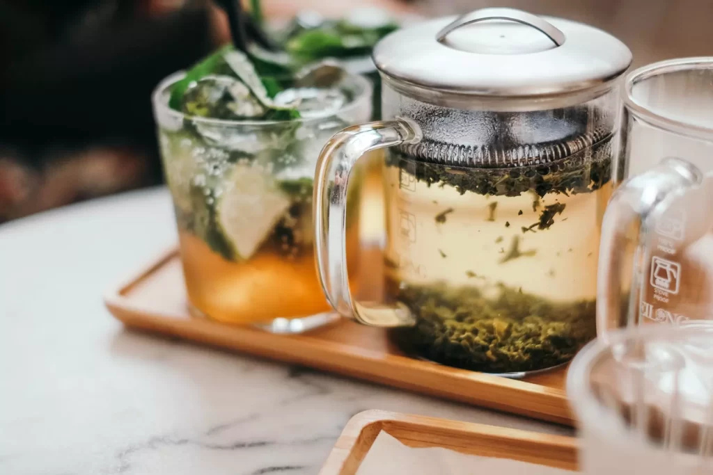 4 Delicious Herbal Drinks To Try - Peppermint Tea