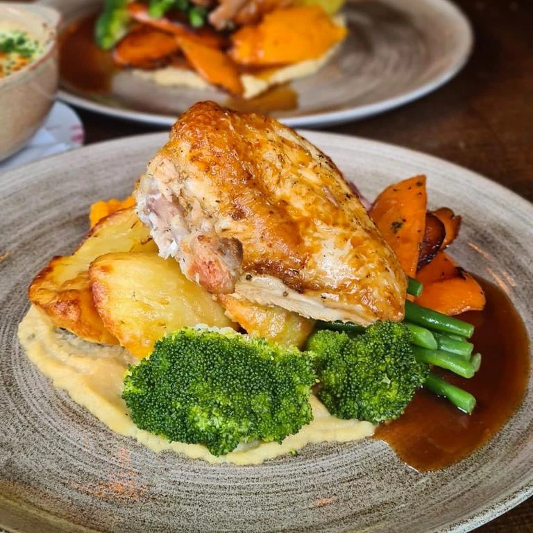 Best Sunday Roasts In Liverpool - The Elephant Pub