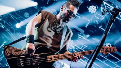 Feeder. Photo Credit: @eyes_widephotography