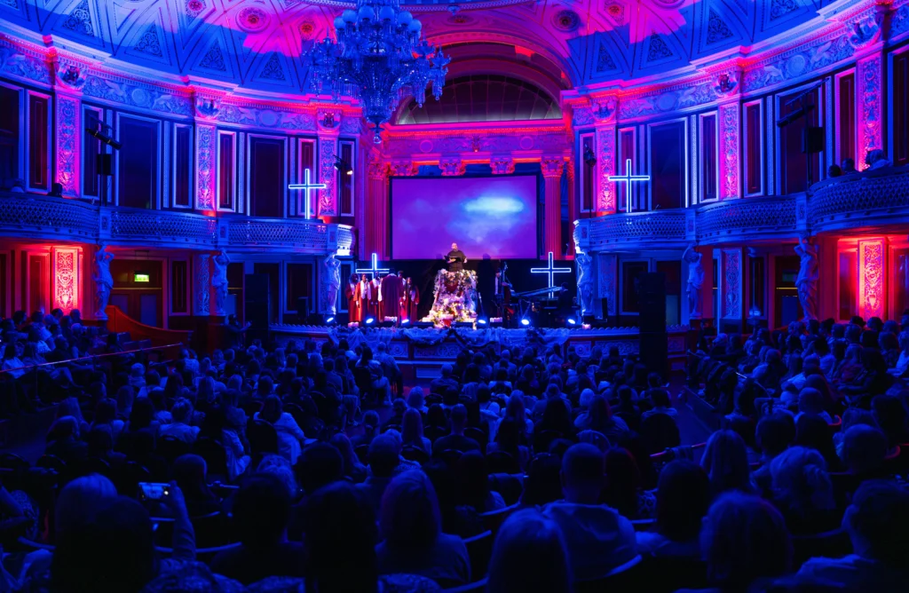 Review: Romeo + Juliet, Backyard Cinema, St George’s Hall, Liverpool 3 Romeo + Juliet, Backyard Cinema, St George’s Hall, Liverpool. Credit Backyard Cinema